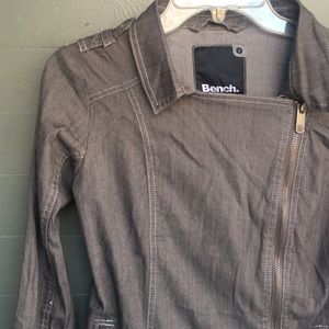 SOLD✅ Thin, gray denim jacket with side zipper